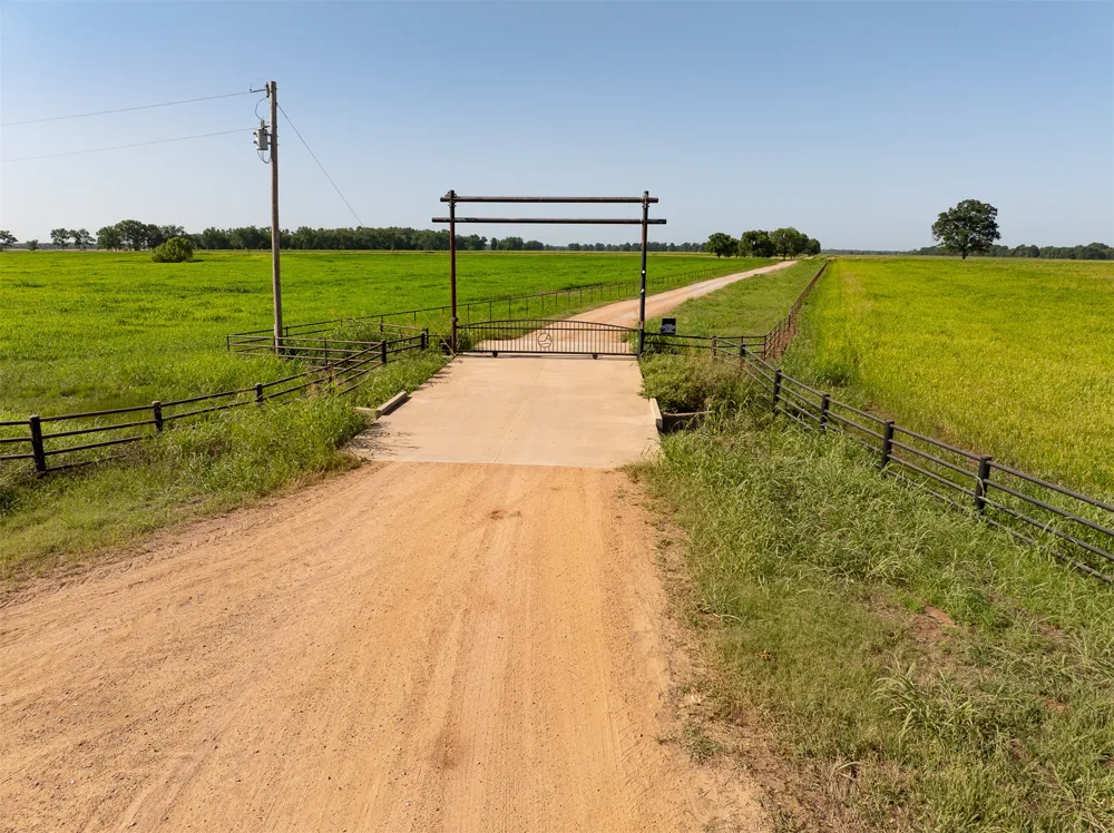 103 Hyde Lake Bennington, OK 74723