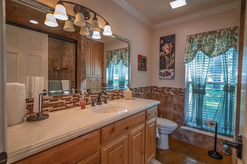 103 Hyde Lake Bennington, OK 74723