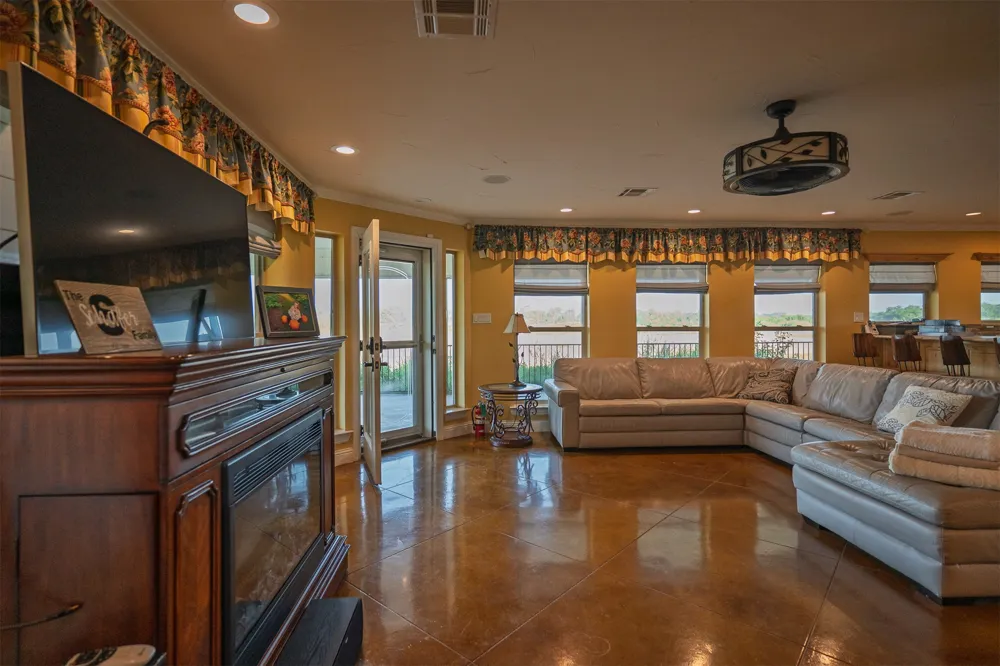 103 Hyde Lake Bennington, OK 74723