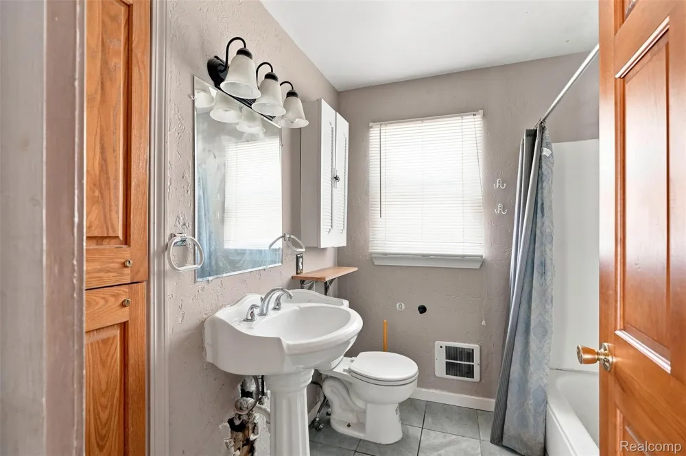 5161 Parker Road Fort Gratiot Charter Township, MI 48059