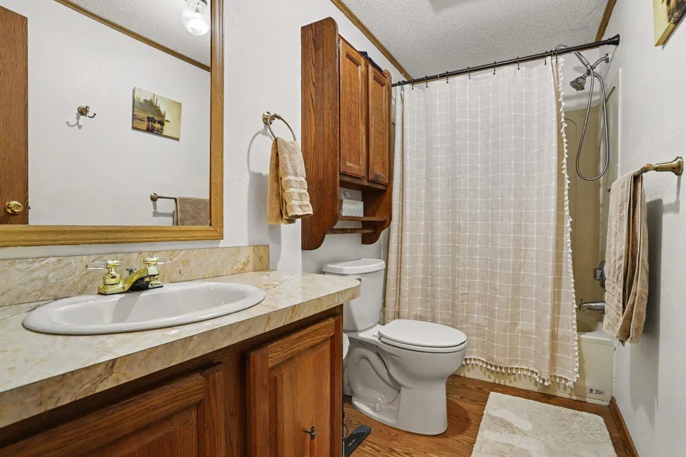 18576 T DRIVE S Clarendon Township, MI 49092