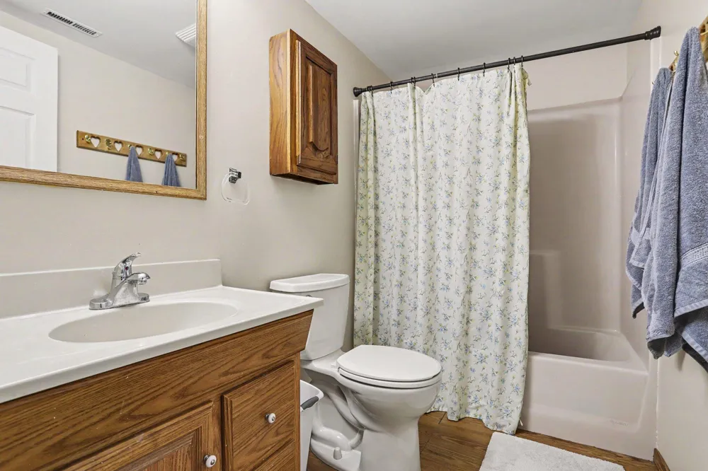 18576 T DRIVE S Clarendon Township, MI 49092
