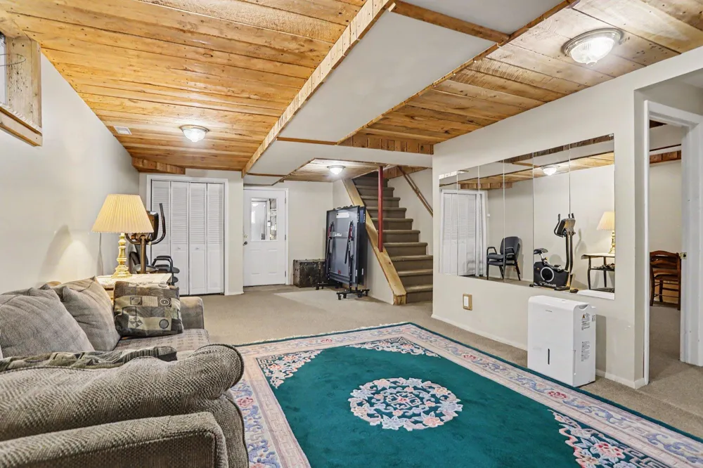 18576 T DRIVE S Clarendon Township, MI 49092