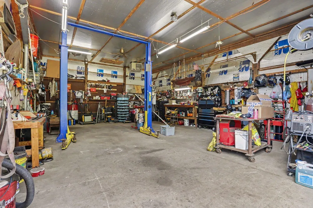 18576 T DRIVE S Clarendon Township, MI 49092