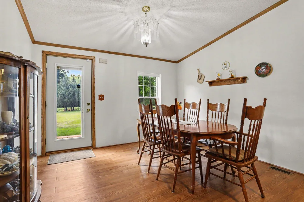 18576 T DRIVE S Clarendon Township, MI 49092