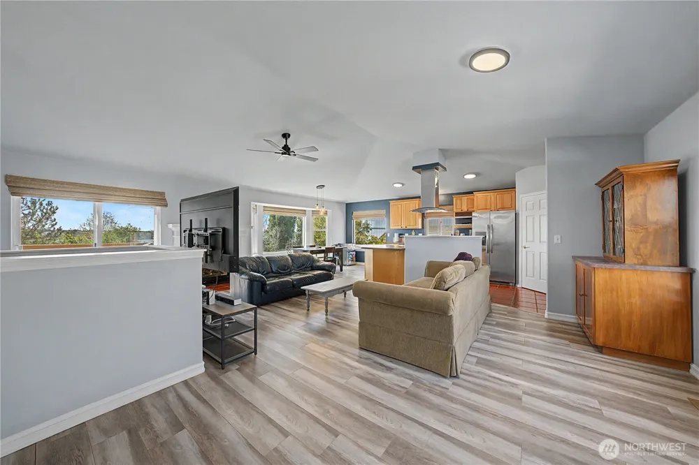 909 W Windrose Drive Moses Lake, WA 98837