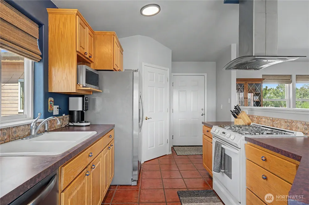 909 W Windrose Drive Moses Lake, WA 98837