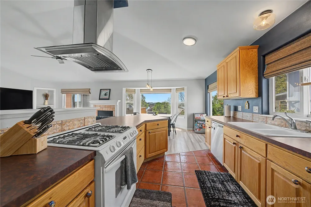 909 W Windrose Drive Moses Lake, WA 98837