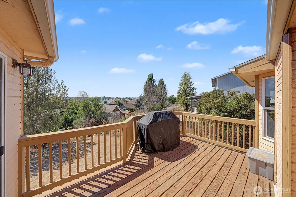 909 W Windrose Drive Moses Lake, WA 98837