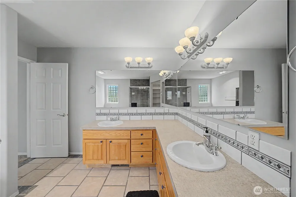 909 W Windrose Drive Moses Lake, WA 98837