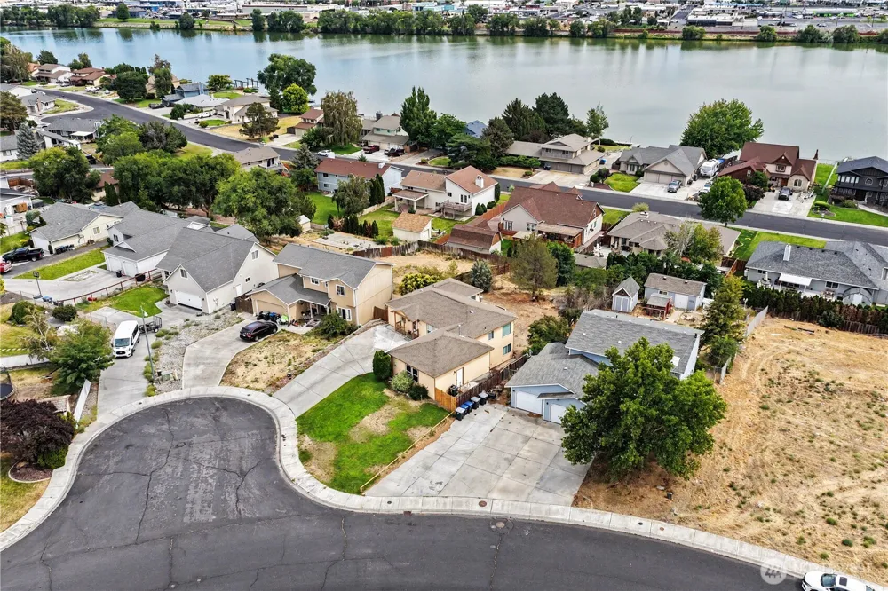 909 W Windrose Drive Moses Lake, WA 98837
