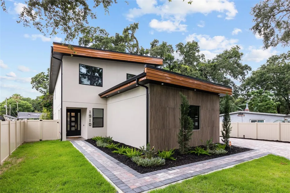 1910 CLOVERLAWN AVENUE Orlando, FL 32806