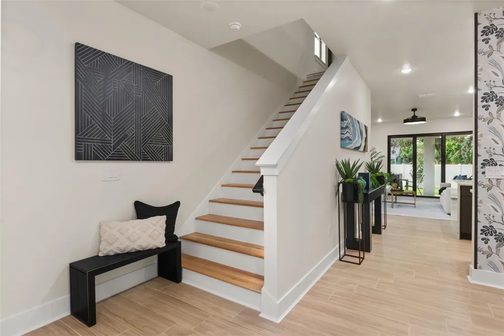 1910 CLOVERLAWN AVENUE Orlando, FL 32806