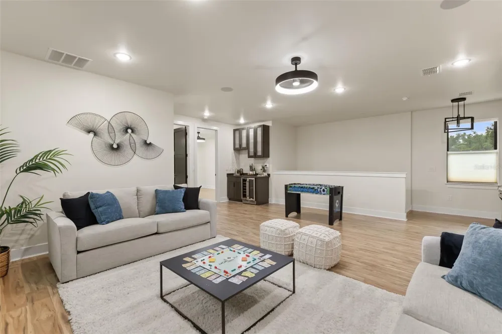 1910 CLOVERLAWN AVENUE Orlando, FL 32806