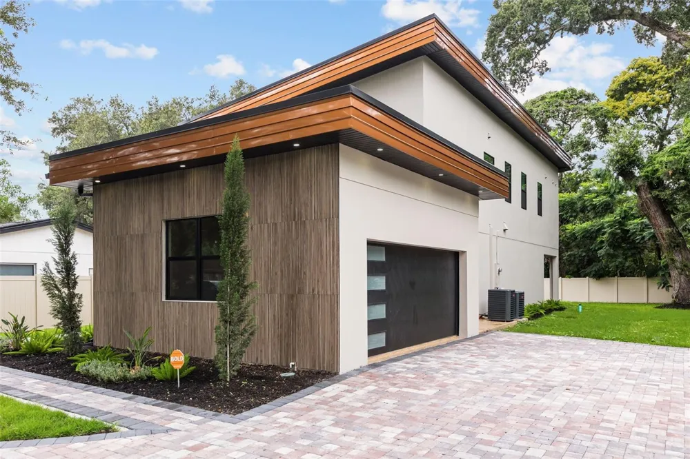 1910 CLOVERLAWN AVENUE Orlando, FL 32806