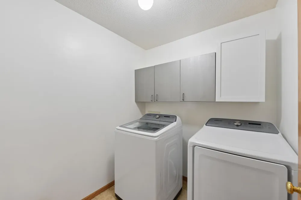 2335 Oakridge Circle Hudson, WI 54016