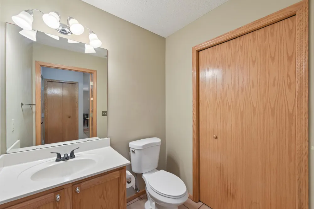 2335 Oakridge Circle Hudson, WI 54016