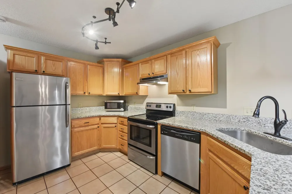 2335 Oakridge Circle Hudson, WI 54016
