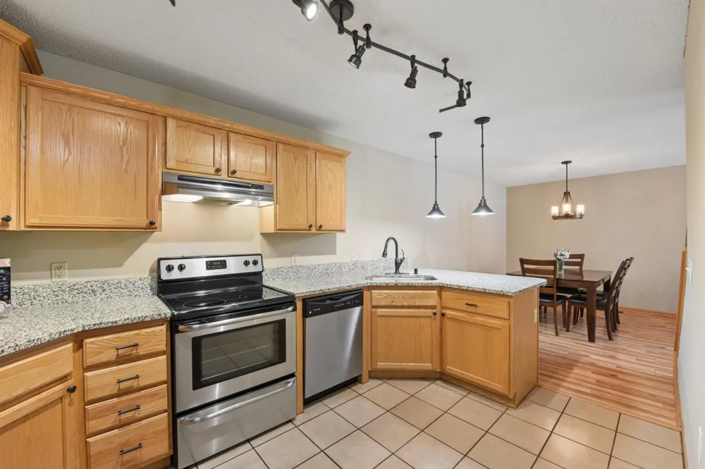 2335 Oakridge Circle Hudson, WI 54016