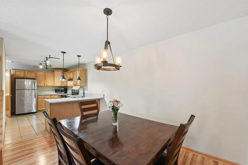 2335 Oakridge Circle Hudson, WI 54016