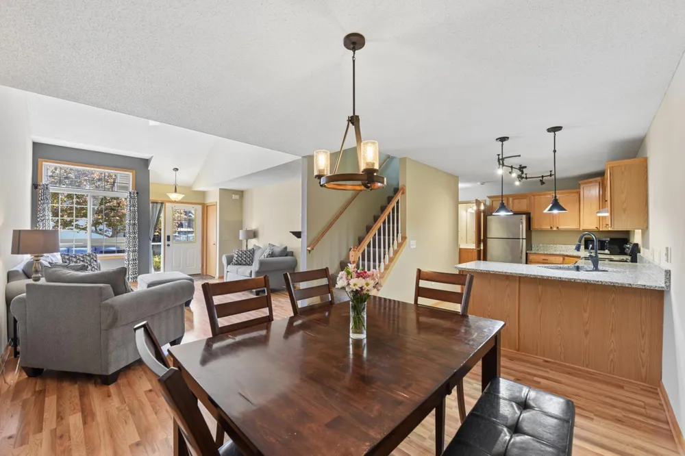 2335 Oakridge Circle Hudson, WI 54016