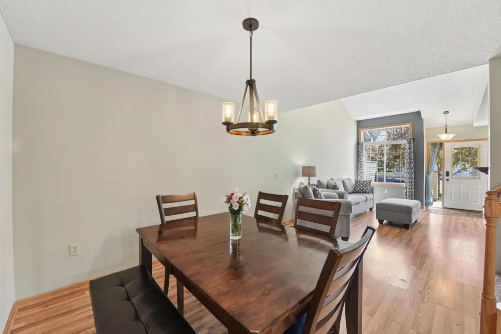 2335 Oakridge Circle Hudson, WI 54016