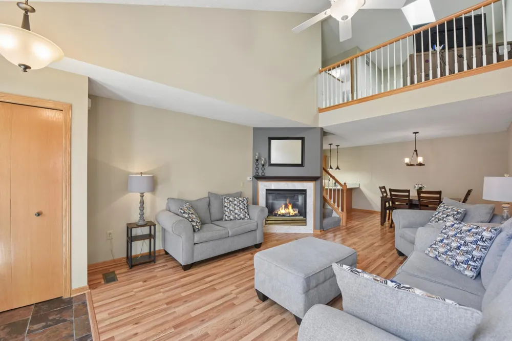 2335 Oakridge Circle Hudson, WI 54016