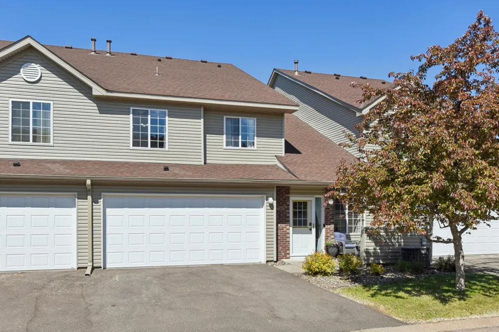 2335 Oakridge Circle Hudson, WI 54016