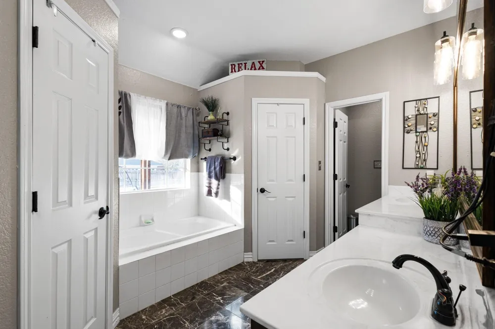 1701 Oakmeadow Drive Decatur, TX 76234
