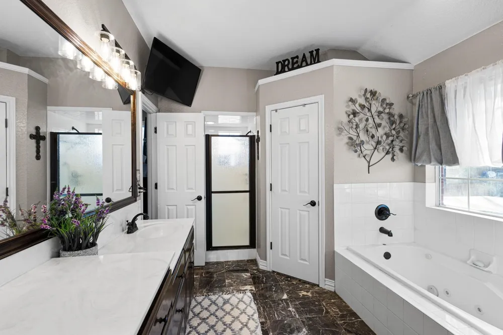 1701 Oakmeadow Drive Decatur, TX 76234