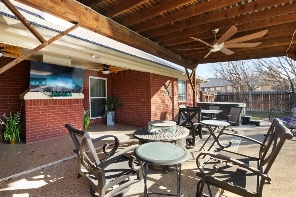 1701 Oakmeadow Drive Decatur, TX 76234