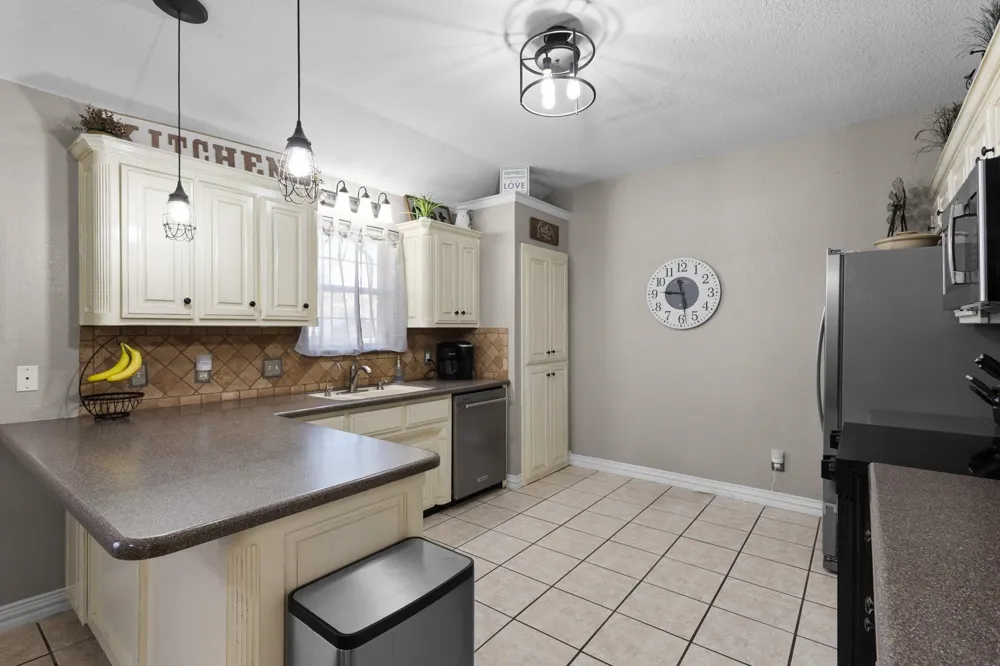 1701 Oakmeadow Drive Decatur, TX 76234