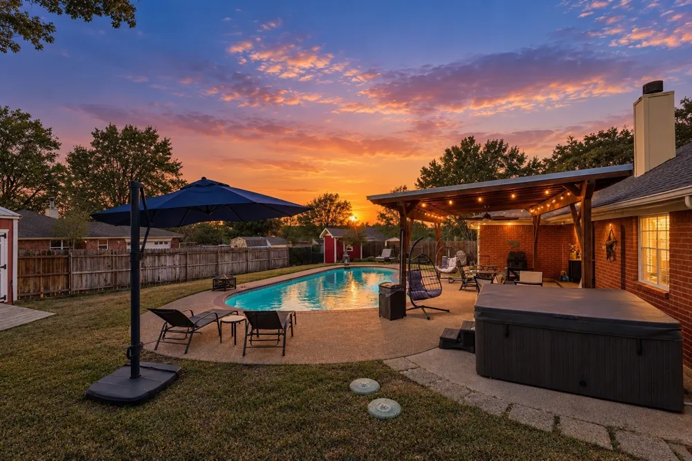 1701 Oakmeadow Drive Decatur, TX 76234