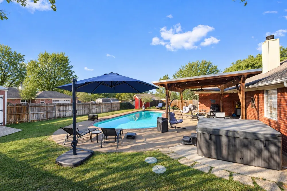 1701 Oakmeadow Drive Decatur, TX 76234