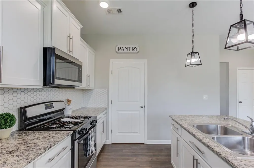 5453 Barberry Ave Oakwood, GA 30566
