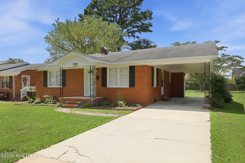205 Edgewood Avenue Williamston, NC 27892