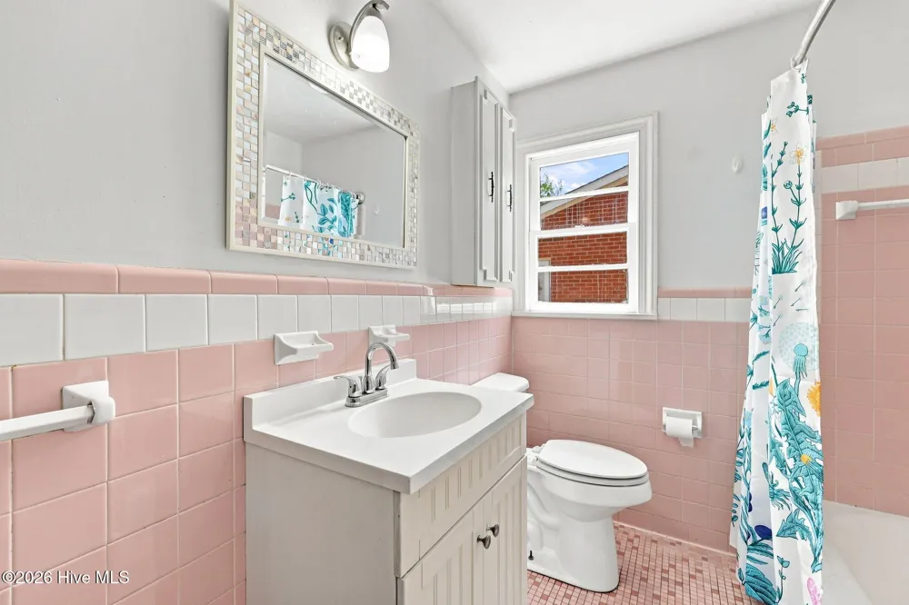 205 Edgewood Avenue Williamston, NC 27892