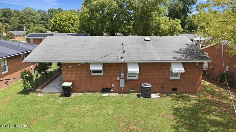 205 Edgewood Avenue Williamston, NC 27892