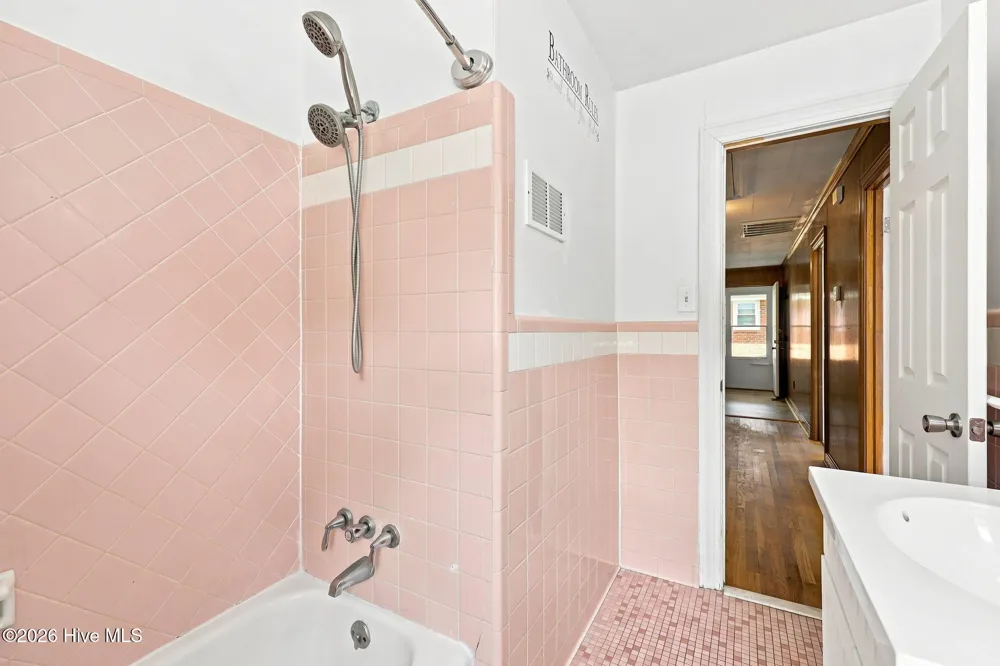 205 Edgewood Avenue Williamston, NC 27892
