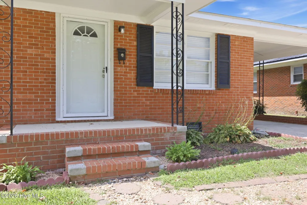 205 Edgewood Avenue Williamston, NC 27892