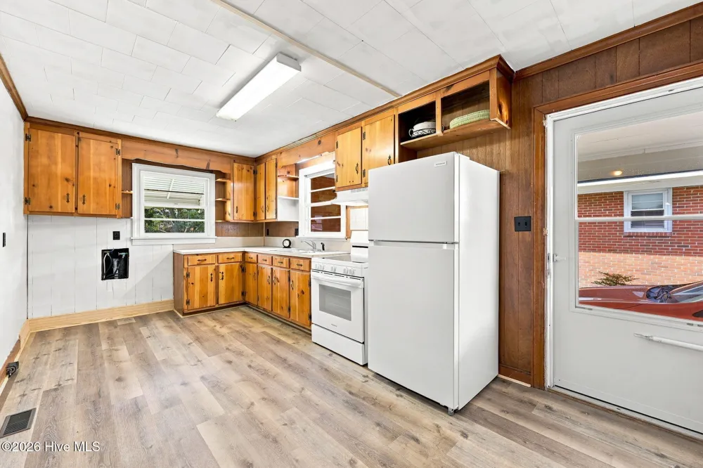 205 Edgewood Avenue Williamston, NC 27892