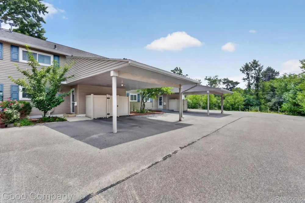 757 Kirts Boulevard Troy City, MI 48084