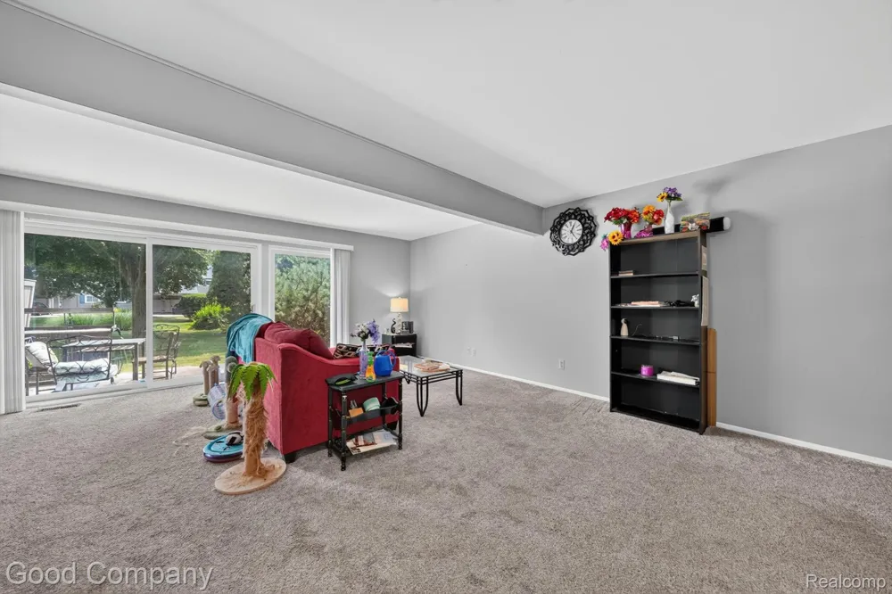 757 Kirts Boulevard Troy City, MI 48084