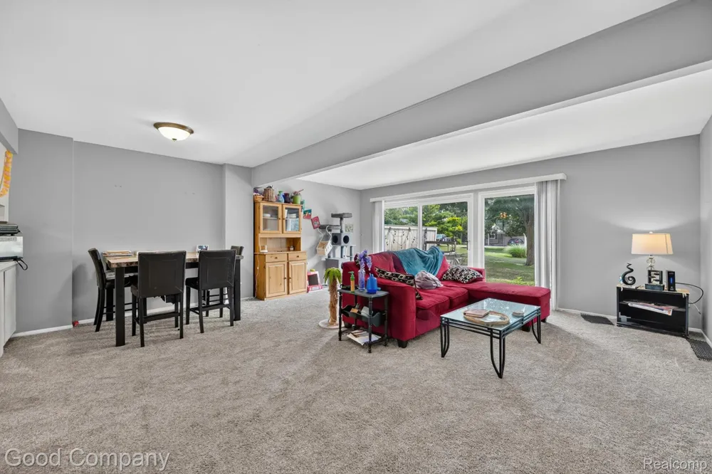 757 Kirts Boulevard Troy City, MI 48084