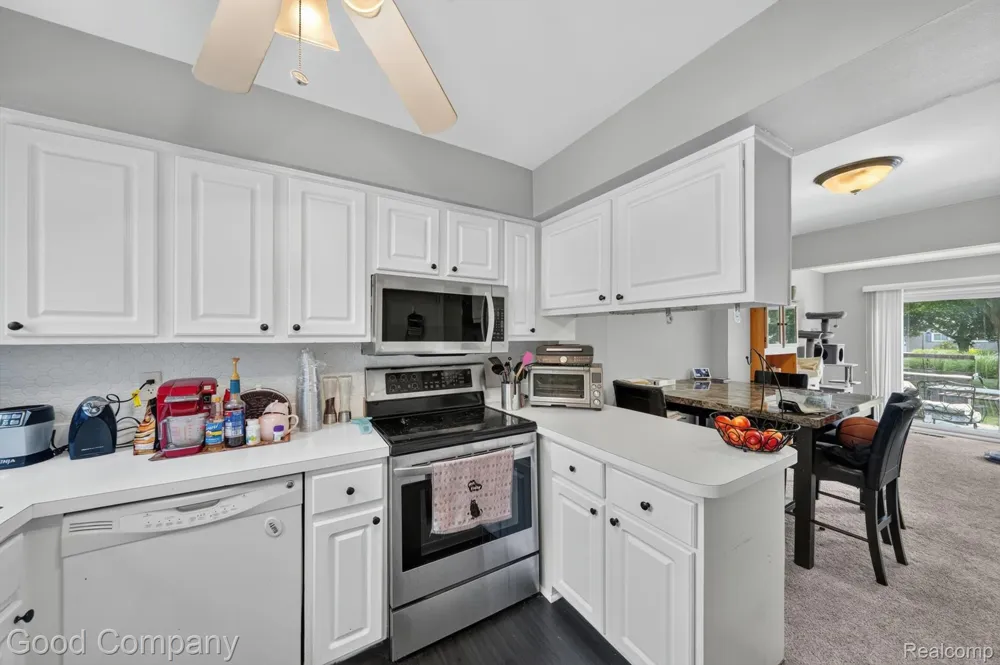 757 Kirts Boulevard Troy City, MI 48084