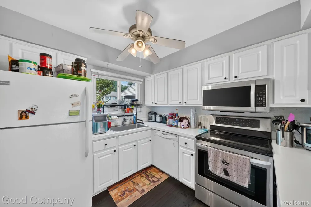 757 Kirts Boulevard Troy City, MI 48084