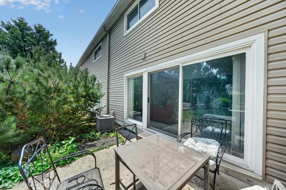 757 Kirts Boulevard Troy City, MI 48084