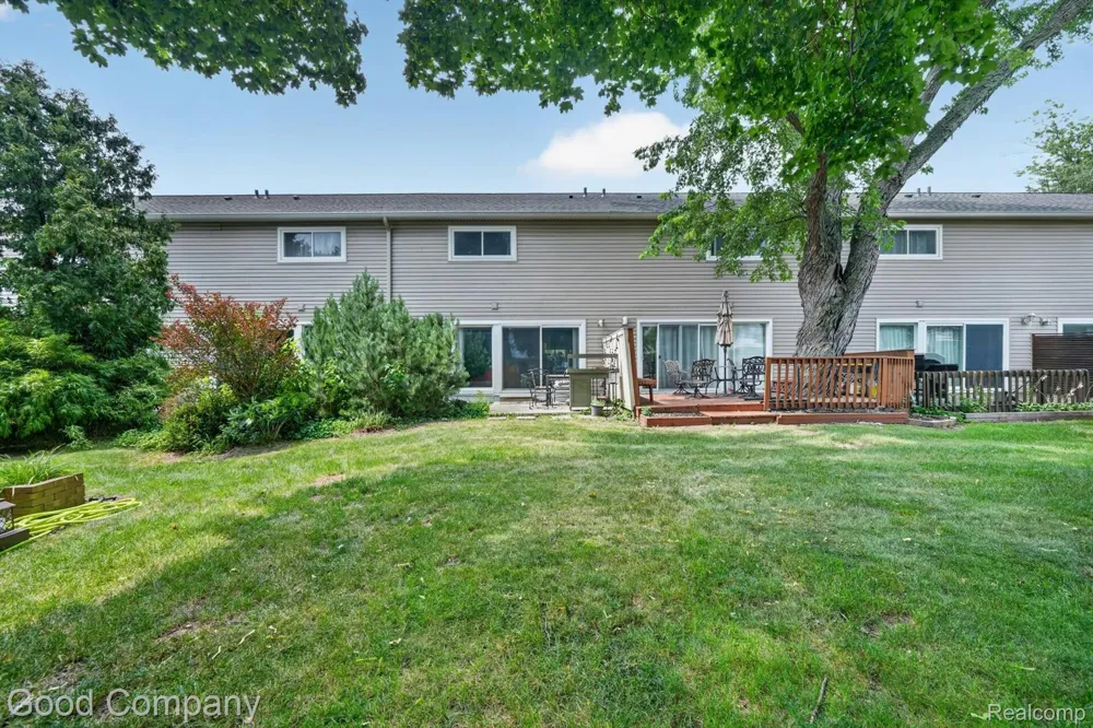 757 Kirts Boulevard Troy City, MI 48084