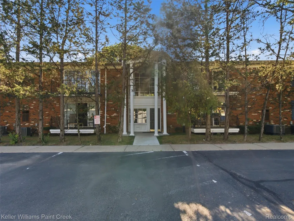 408 Fox Hills Drive S #2 Bloomfield Hills City, MI 48304
