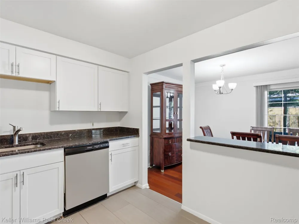 408 Fox Hills Drive S #2 Bloomfield Hills City, MI 48304